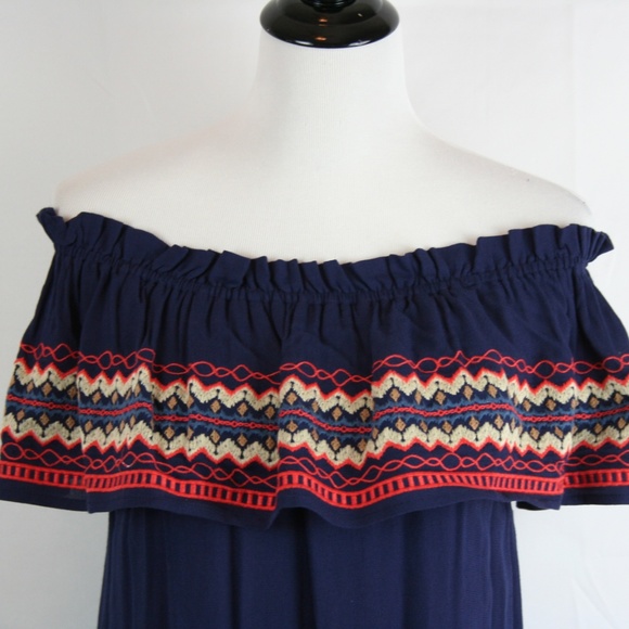 THML Off The Shoulder Embroidered Front Panel - Picture 3 of 7